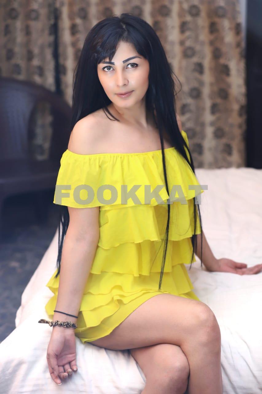 Hi Priyanka call girl service today Indore night service available