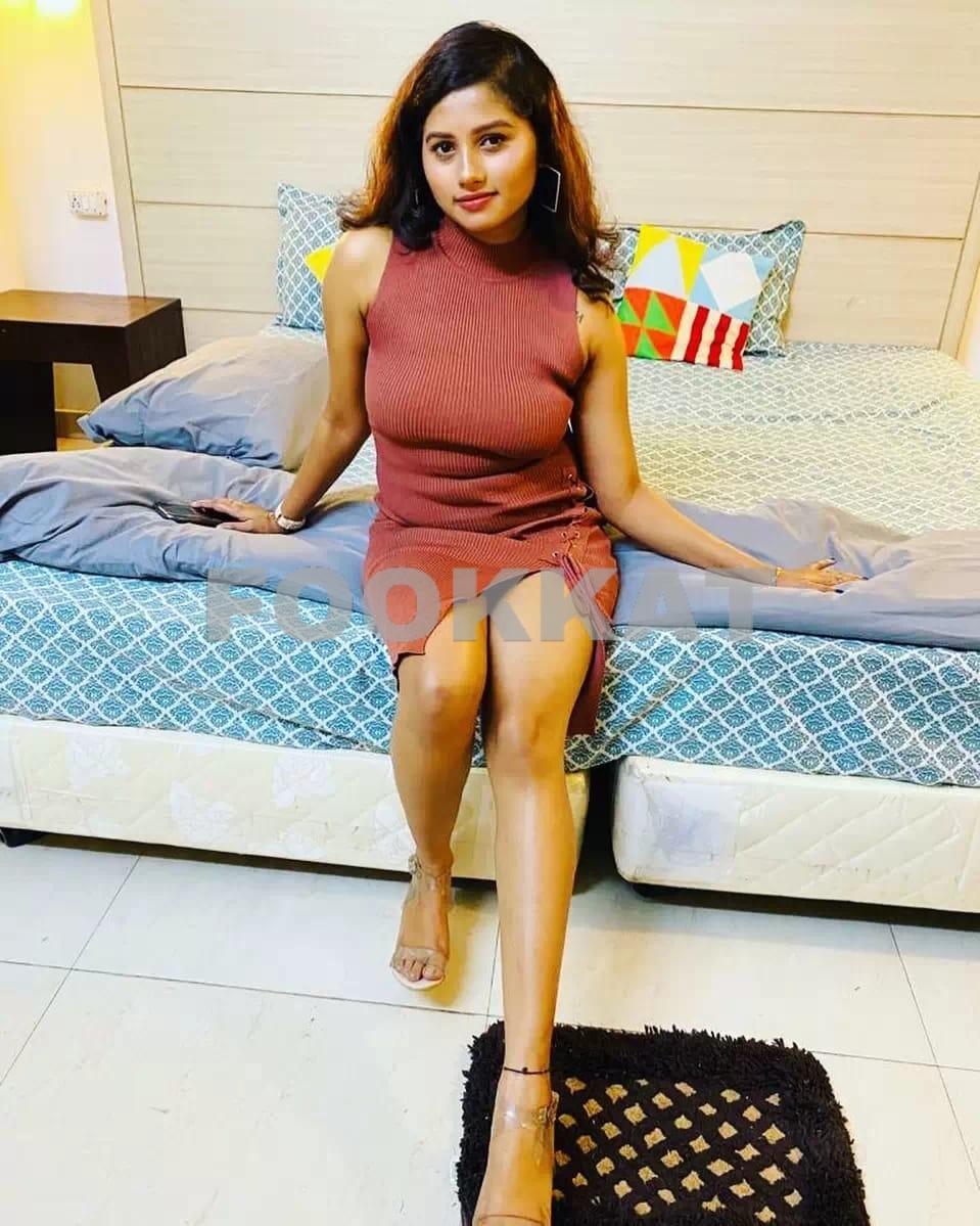I am Kavya independence VIP call girl in low cost